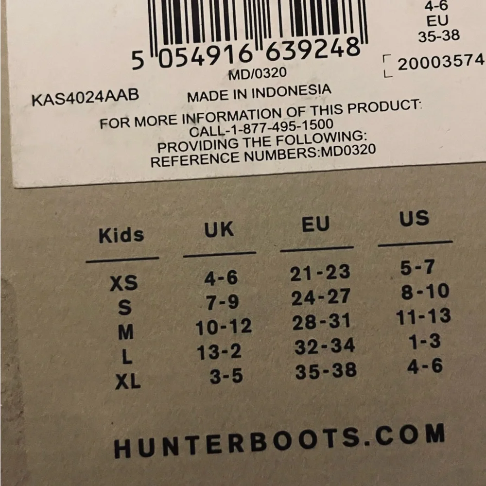 NWTS! Brand new in box! Boot socks for original kids Hunter boots! Cream cable